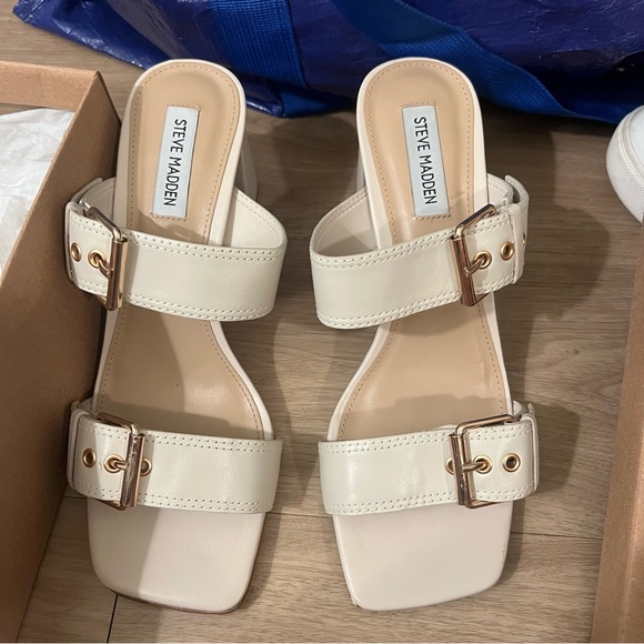 Steve Madden | Loreli Ankle Strap Heel in Bone Leath 8.5 - Picture 7 of 7